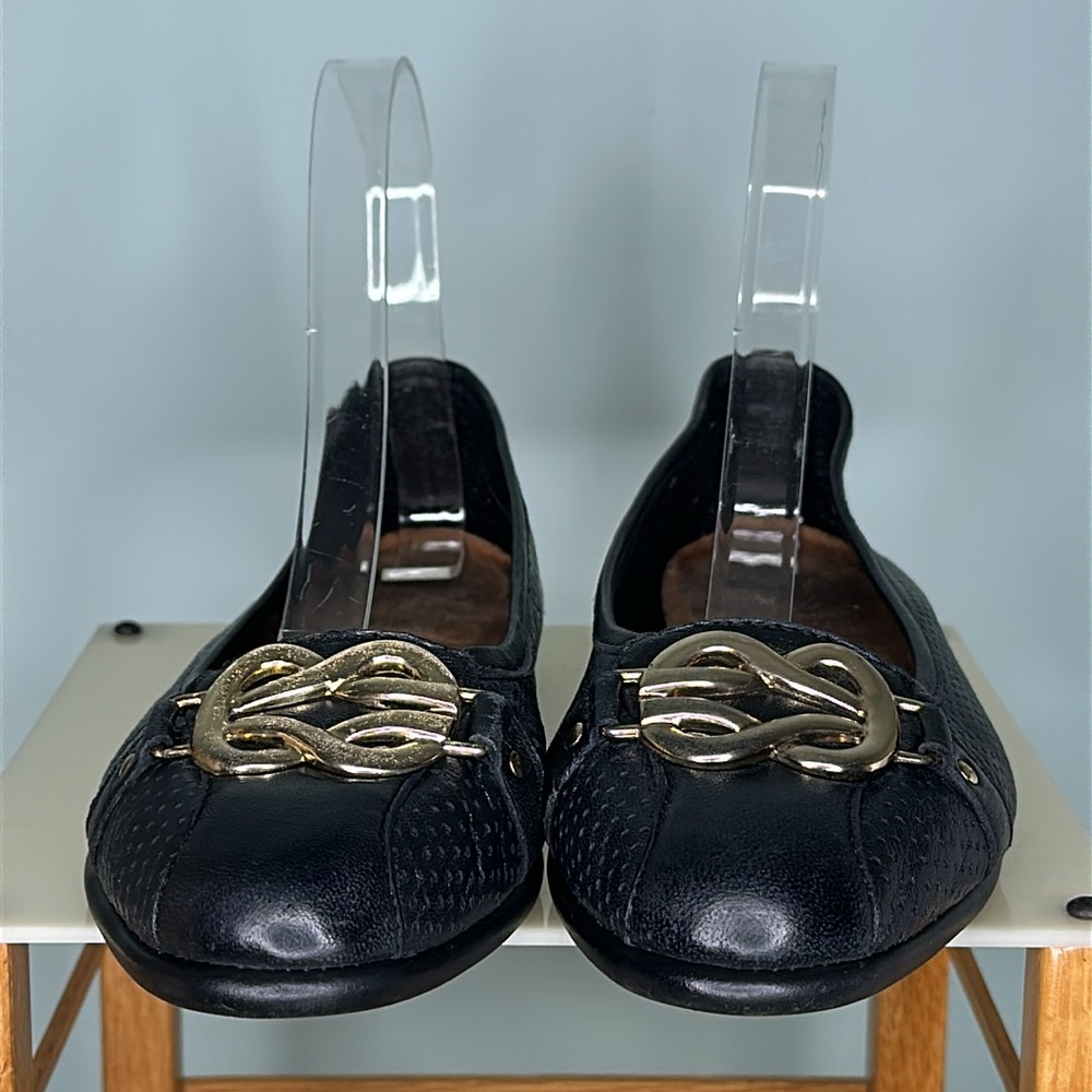 Aerosoles Women's High Bet Ballet Flats
Size 7 .5 Medium. - Picture 3 of 10
